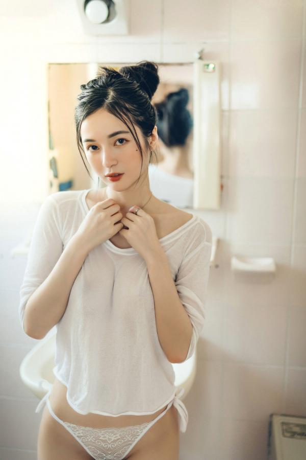    JVID辰辰超仙美人私房写真，居家卧室与纯欲浴室风，极致诱惑湿身透点，展现清纯与火辣的双重反差魅力第74张图片