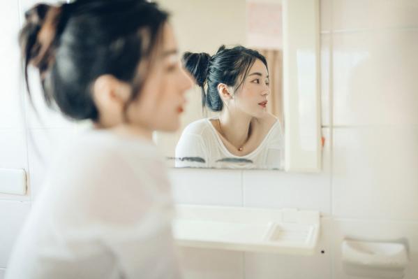    JVID辰辰超仙美人私房写真，居家卧室与纯欲浴室风，极致诱惑湿身透点，展现清纯与火辣的双重反差魅力第77张图片