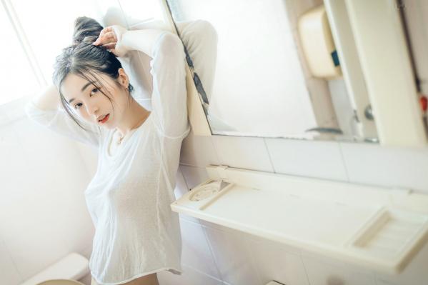    JVID辰辰超仙美人私房写真，居家卧室与纯欲浴室风，极致诱惑湿身透点，展现清纯与火辣的双重反差魅力第81张图片