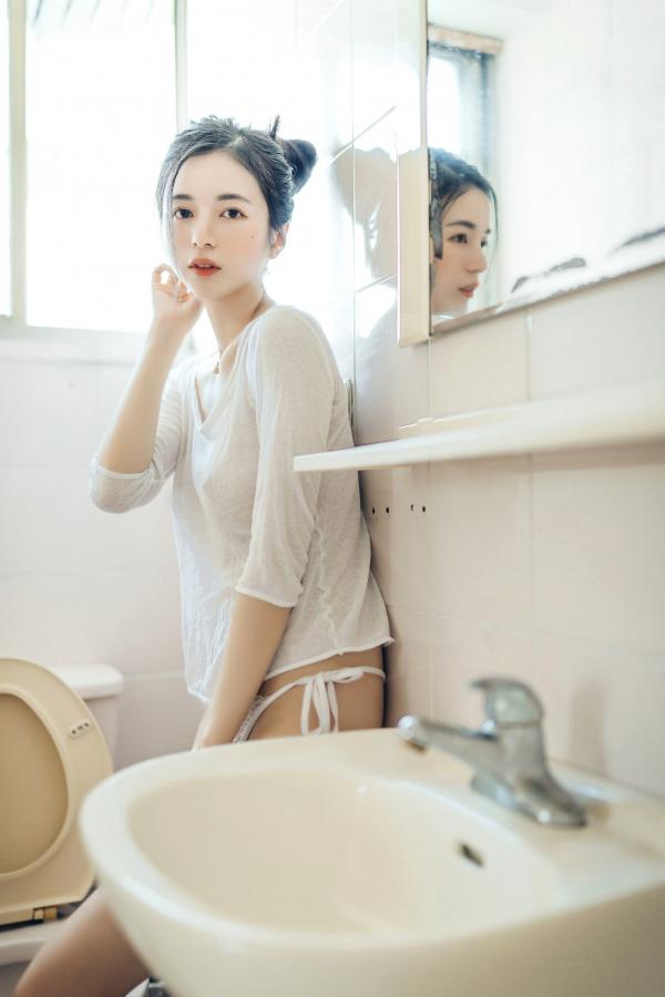    JVID辰辰超仙美人私房写真，居家卧室与纯欲浴室风，极致诱惑湿身透点，展现清纯与火辣的双重反差魅力第82张图片