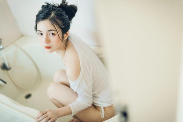    JVID辰辰超仙美人私房写真，居家卧室与纯欲浴室风，极致诱惑湿身透点，展现清纯与火辣的双重反差魅力第97张图片