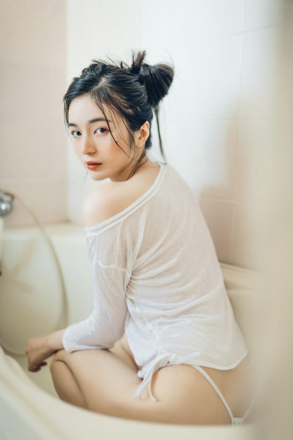    JVID辰辰超仙美人私房写真，居家卧室与纯欲浴室风，极致诱惑湿身透点，展现清纯与火辣的双重反差魅力第98张图片
