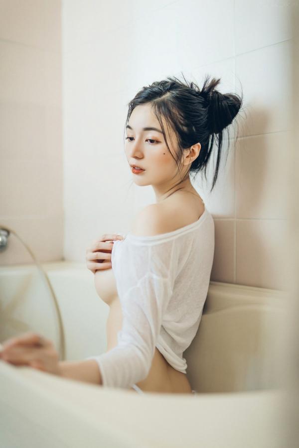   JVID辰辰超仙美人私房写真，居家卧室与纯欲浴室风，极致诱惑湿身透点，展现清纯与火辣的双重反差魅力第99张图片