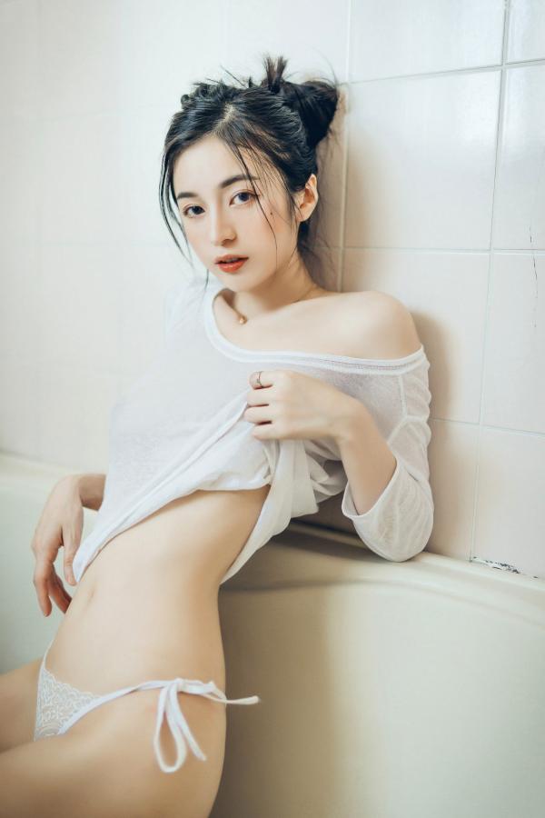    JVID辰辰超仙美人私房写真，居家卧室与纯欲浴室风，极致诱惑湿身透点，展现清纯与火辣的双重反差魅力第104张图片