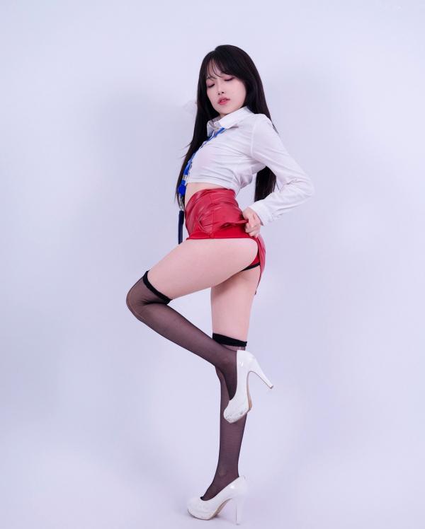    《韩国美女-BAEKSULTANG-GlamARchive-Vol.20》职场OL制服诱惑，黑丝高跟尽显办公室风情第8张图片