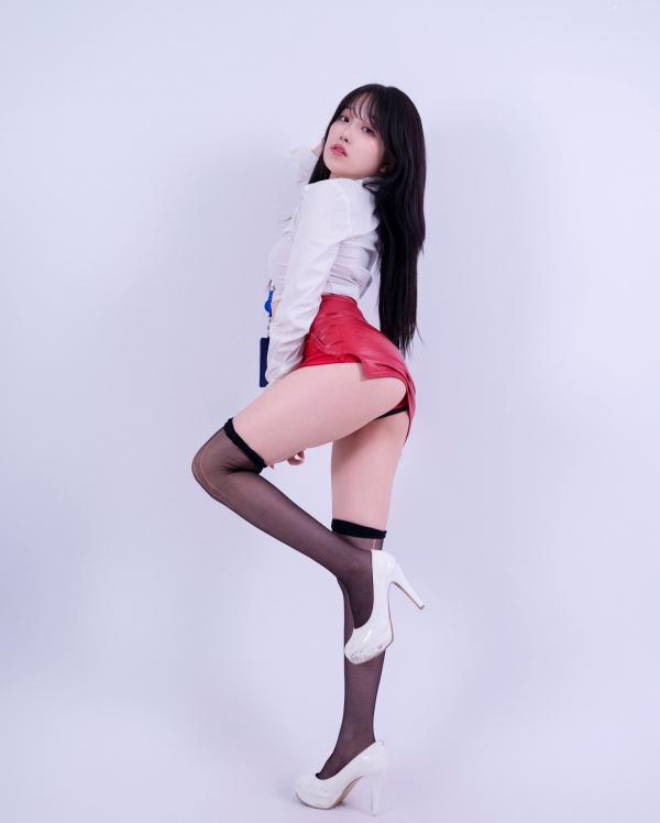    《韩国美女-BAEKSULTANG-GlamARchive-Vol.20》职场OL制服诱惑，黑丝高跟尽显办公室风情第9张图片