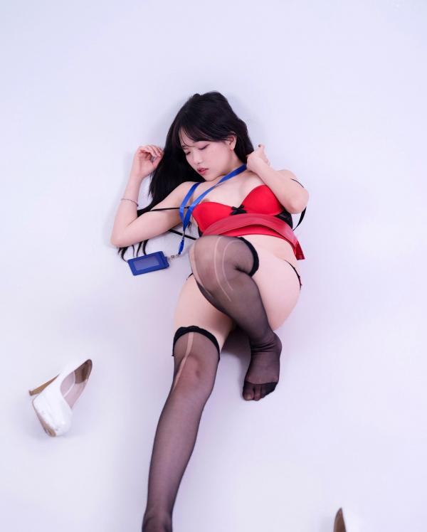    《韩国美女-BAEKSULTANG-GlamARchive-Vol.20》职场OL制服诱惑，黑丝高跟尽显办公室风情第33张图片