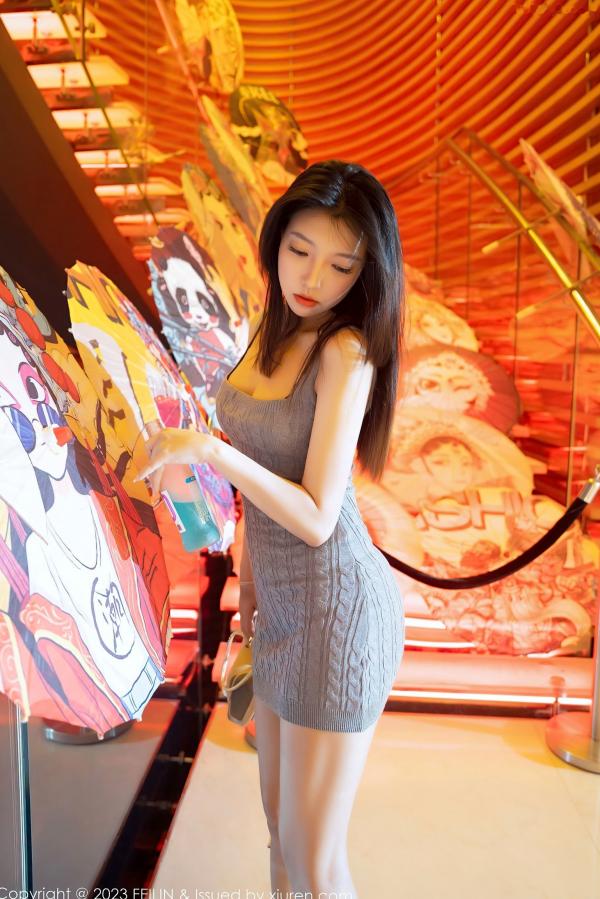    FeiLin嗲囡囡冯木木：灰色针织背带短裙私房大尺度，冷艳御姐秀修长美腿与白嫩肌肤第16张图片