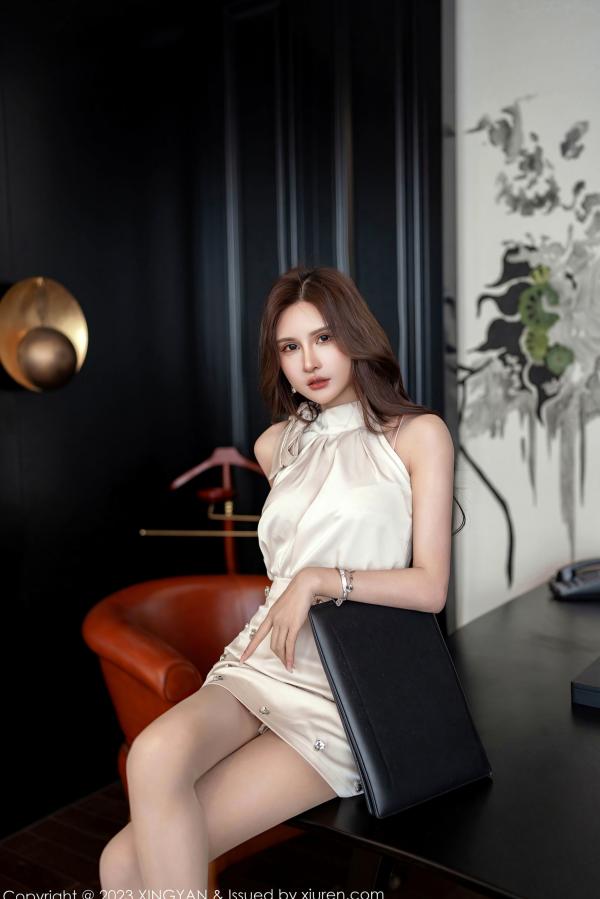    XingYan星颜社-213-Emily尹菲私房照：淡粉色蕾丝内衣与肉丝诱惑，职场风大尺度写真，极致性感魅力，无圣光第4张图片