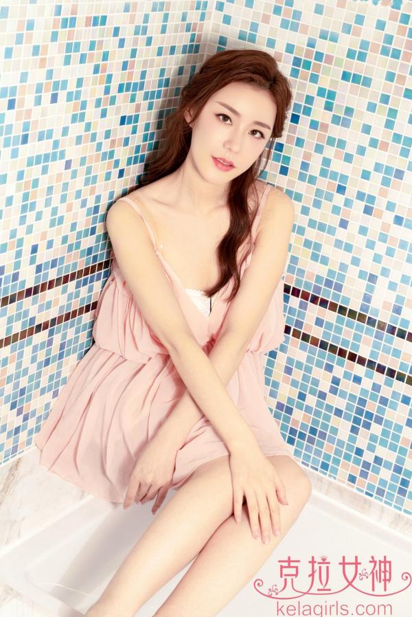    KelaGirls克拉女神-江琴-《国色天香》浴室私房写真，清新吊带睡裙展现甜美性感，柔美邻家气质尽显第27张图片