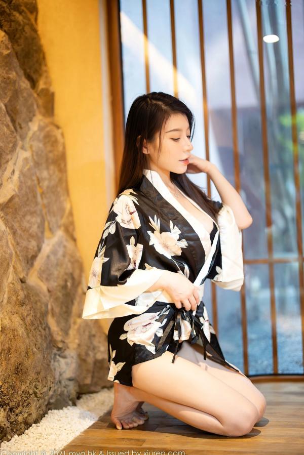    MyGirl美媛馆：Vetiver嘉宝贝儿绝美私房写真，黑白花和服与黑色蕾丝的极致碰撞，尽显曼妙身姿与极致诱惑大尺度盛宴第1张图片