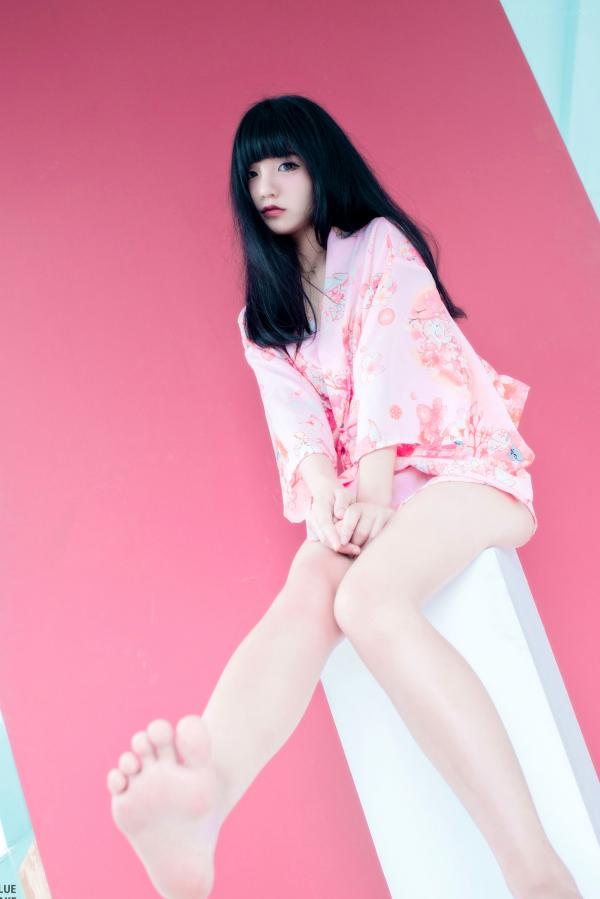    韩国美女Jenny 정제니“WHITE”系列写真，清纯可爱女仆与居家私房，百变角色扮演，演绎极致童颜魅力。第32张图片