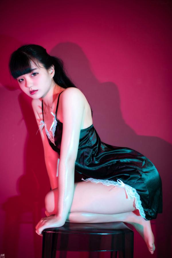    韩国美女Jenny 정제니“WHITE”系列写真，清纯可爱女仆与居家私房，百变角色扮演，演绎极致童颜魅力。第77张图片