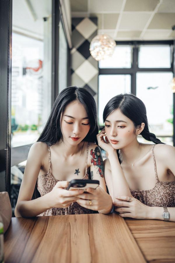    JVID-辰辰-飄飄-情色国王游戏-国王视角-绝美双姝私房诱惑-性感撩人服侍-谁才是国王-2022.06.03第1张图片