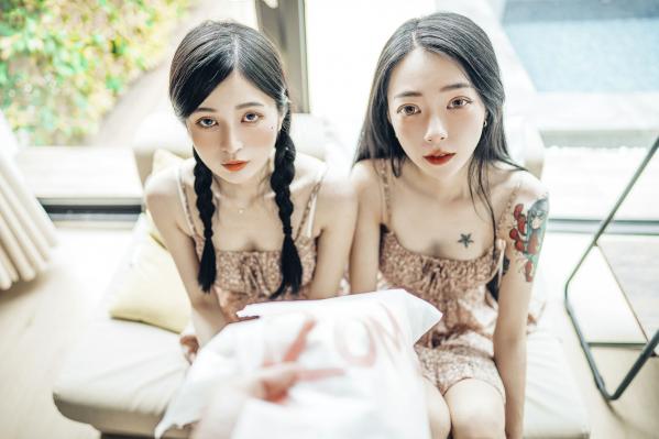    JVID-辰辰-飄飄-情色国王游戏-国王视角-绝美双姝私房诱惑-性感撩人服侍-谁才是国王-2022.06.03第18张图片