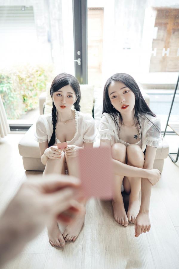    JVID-辰辰-飄飄-情色国王游戏-国王视角-绝美双姝私房诱惑-性感撩人服侍-谁才是国王-2022.06.03第27张图片