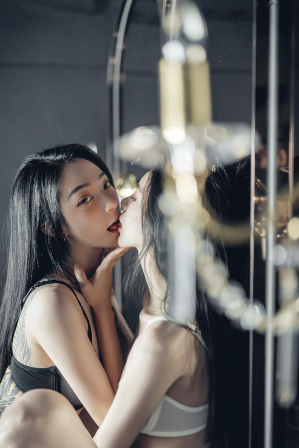    JVID-辰辰-飄飄-情色国王游戏-国王视角-绝美双姝私房诱惑-性感撩人服侍-谁才是国王-2022.06.03第109张图片