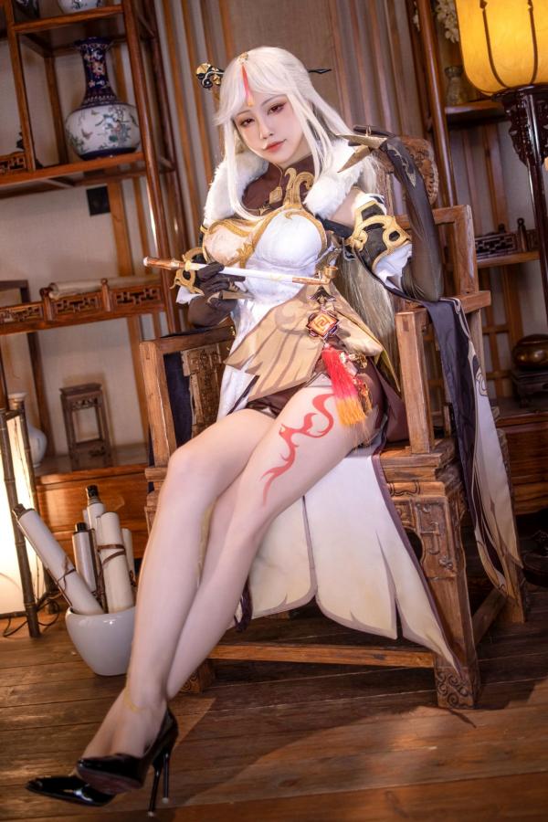    水淼-Aqua-凝光原神Cosplay古风写真，古典韵味与极致诱惑完美碰撞，诠释御姐绝美身姿第5张图片