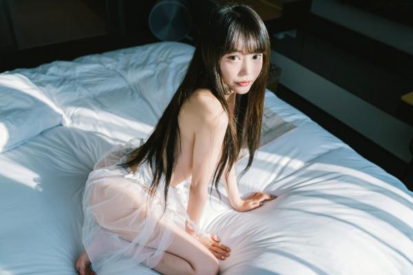   韩国美女Jucy-쥬시私房照-那一天卷2-极致蕾丝内衣诱惑-尽显火辣曲线与冷艳气质第4张图片
