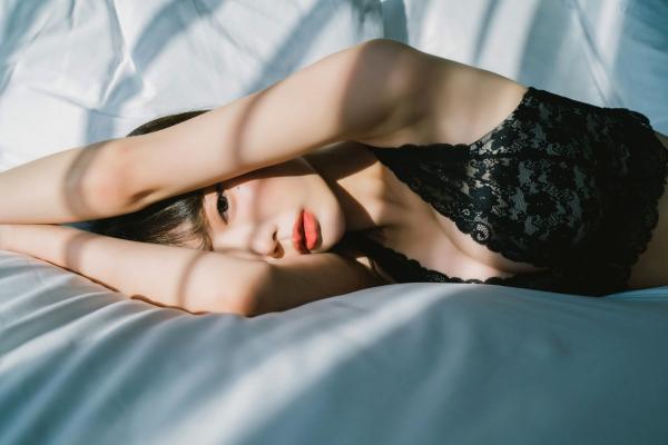    韩国美女Jucy-쥬시私房照-那一天卷2-极致蕾丝内衣诱惑-尽显火辣曲线与冷艳气质第12张图片