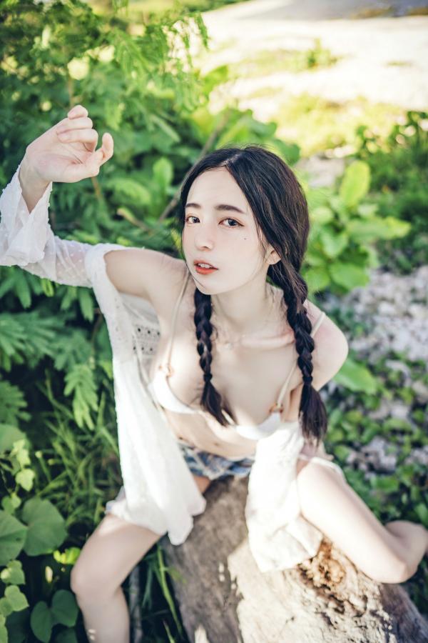    JVID-辰辰-绝美户外写真-比基尼海滩度假-清新可爱与性感诱惑并存-生日特别呈现第49张图片