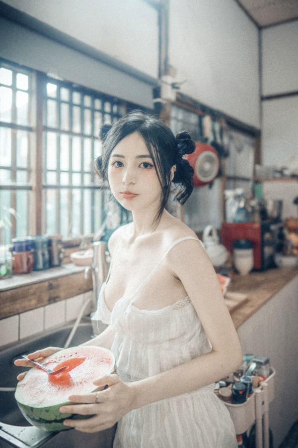    JVID-辰辰-绝美户外写真-比基尼海滩度假-清新可爱与性感诱惑并存-生日特别呈现第90张图片