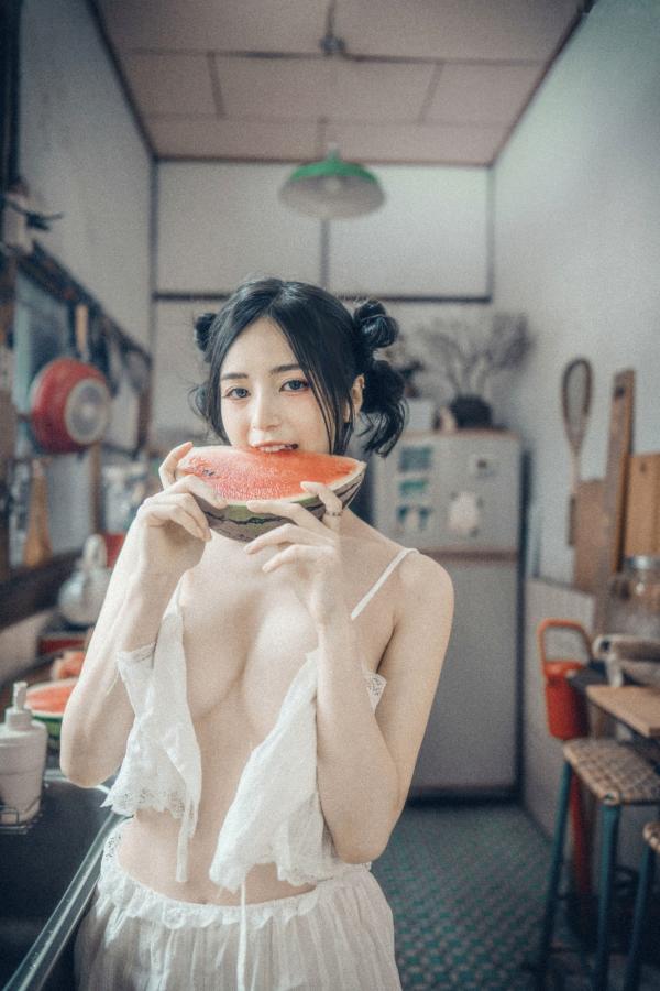    JVID-辰辰-绝美户外写真-比基尼海滩度假-清新可爱与性感诱惑并存-生日特别呈现第95张图片