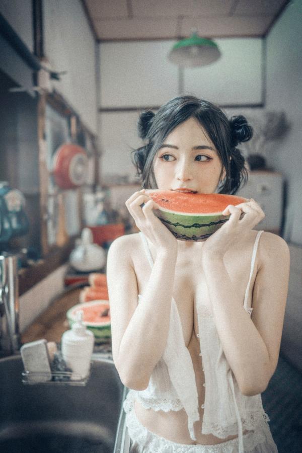    JVID-辰辰-绝美户外写真-比基尼海滩度假-清新可爱与性感诱惑并存-生日特别呈现第103张图片
