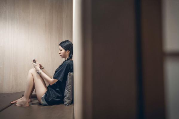    JVID辰辰浴室私房写真：湿身沐浴大尺度拍摄，性感曲线女神诱惑视觉盛宴第1张图片