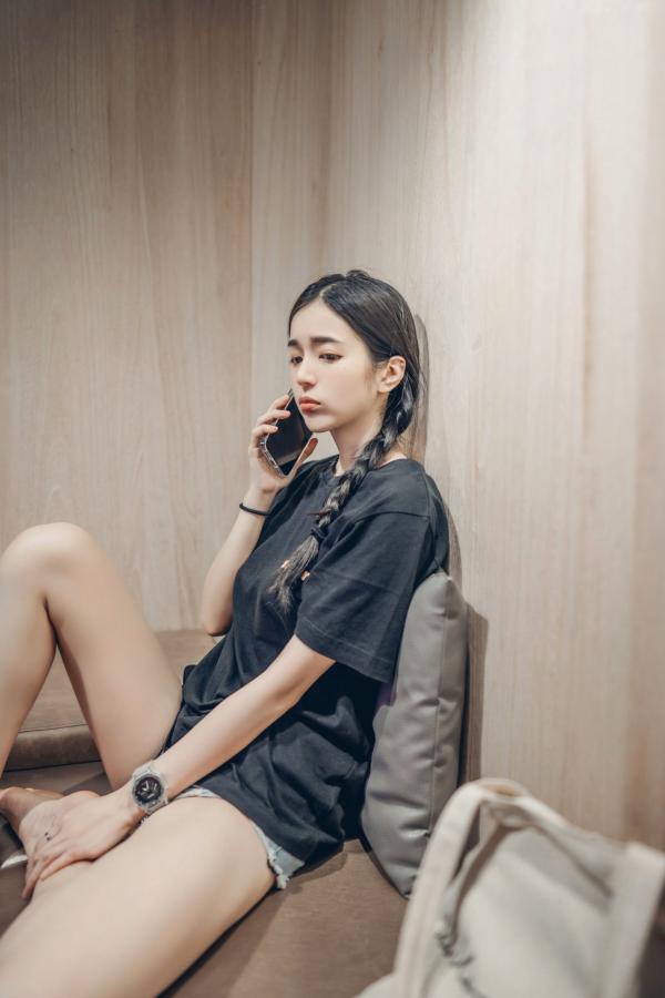    JVID辰辰浴室私房写真：湿身沐浴大尺度拍摄，性感曲线女神诱惑视觉盛宴第2张图片