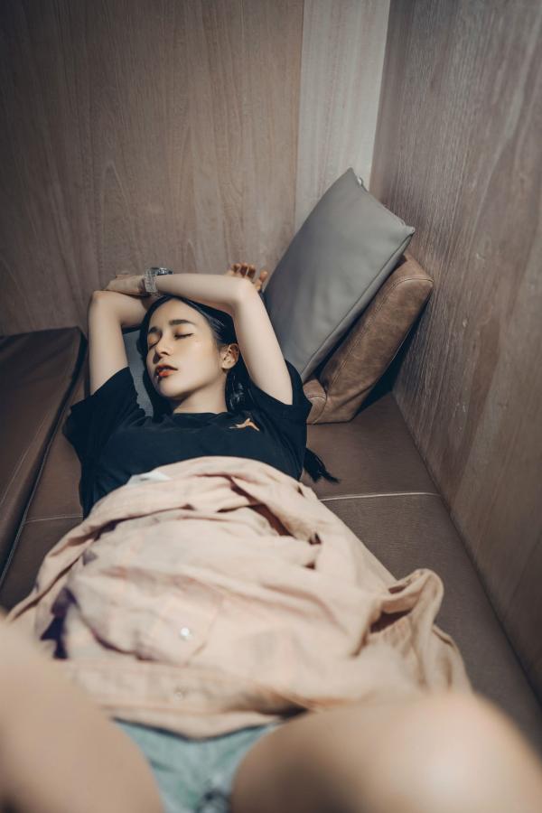    JVID辰辰浴室私房写真：湿身沐浴大尺度拍摄，性感曲线女神诱惑视觉盛宴第7张图片
