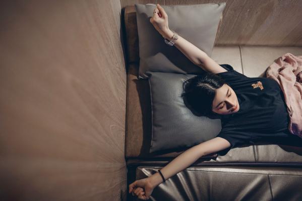    JVID辰辰浴室私房写真：湿身沐浴大尺度拍摄，性感曲线女神诱惑视觉盛宴第8张图片