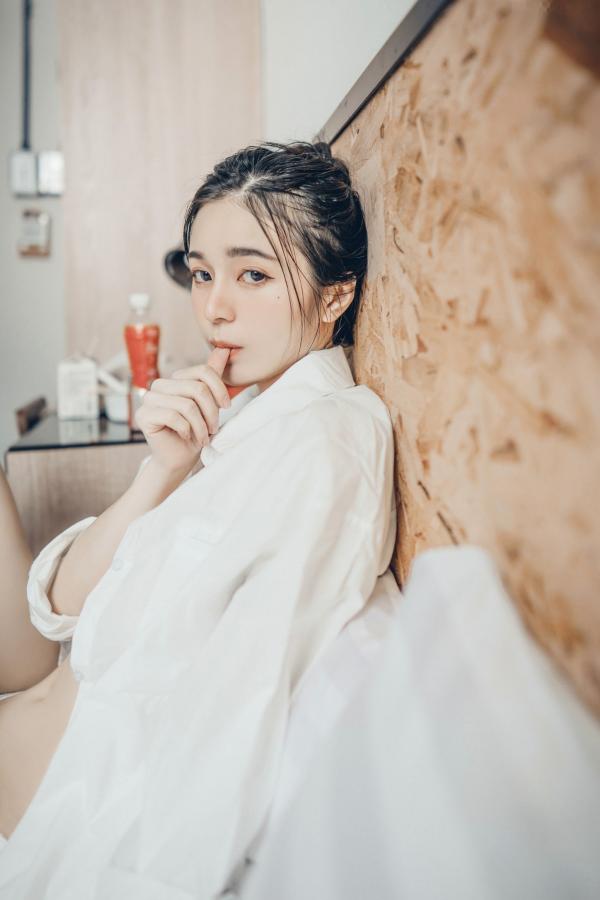    JVID辰辰浴室私房写真：湿身沐浴大尺度拍摄，性感曲线女神诱惑视觉盛宴第12张图片