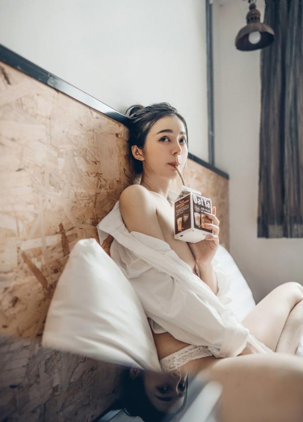    JVID辰辰浴室私房写真：湿身沐浴大尺度拍摄，性感曲线女神诱惑视觉盛宴第13张图片