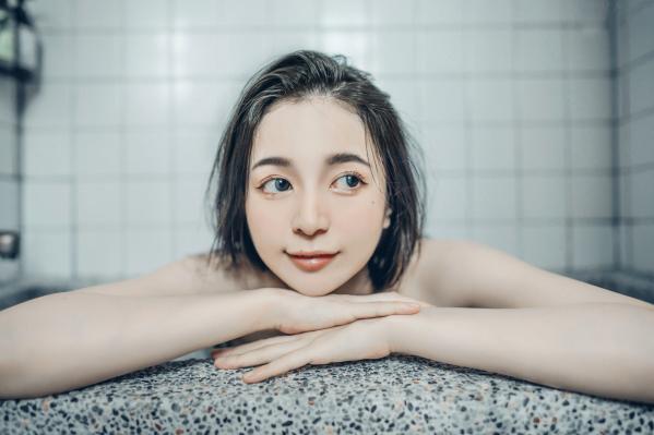    JVID辰辰浴室私房写真：湿身沐浴大尺度拍摄，性感曲线女神诱惑视觉盛宴第60张图片