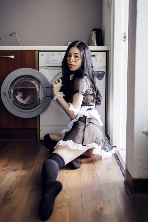    JVID辰辰私房写真：爆炸性感女友系，全裸床照与制服诱惑的极致盛宴第50张图片