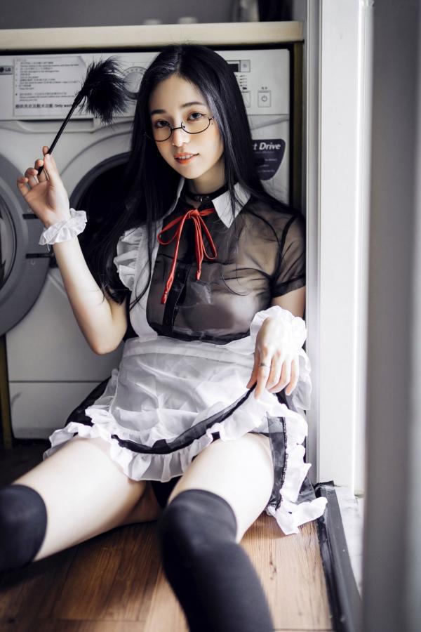    JVID辰辰私房写真：爆炸性感女友系，全裸床照与制服诱惑的极致盛宴第51张图片