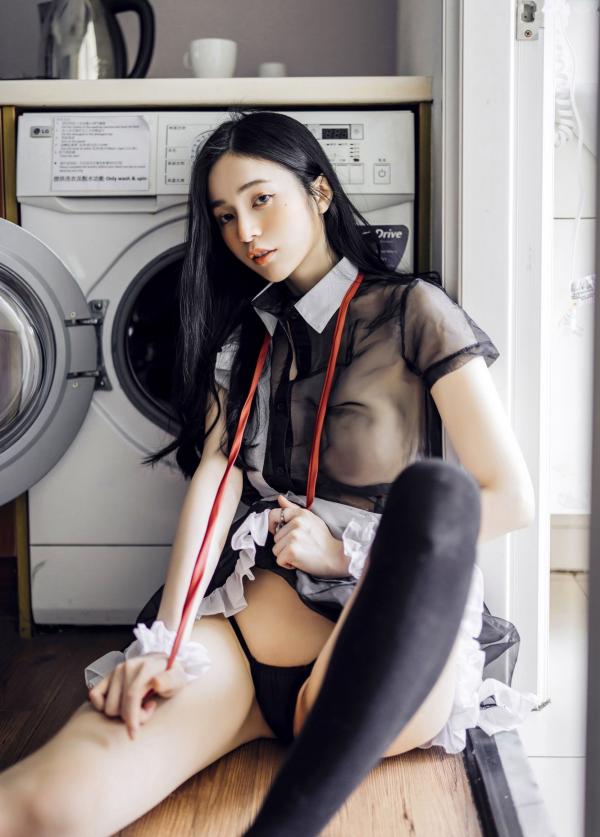    JVID辰辰私房写真：爆炸性感女友系，全裸床照与制服诱惑的极致盛宴第62张图片