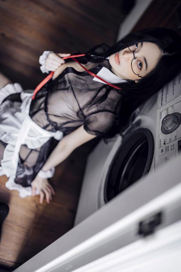    JVID辰辰私房写真：爆炸性感女友系，全裸床照与制服诱惑的极致盛宴第64张图片