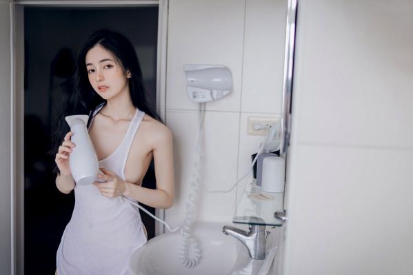    JVID辰辰私房写真：爆炸性感女友系，全裸床照与制服诱惑的极致盛宴第133张图片
