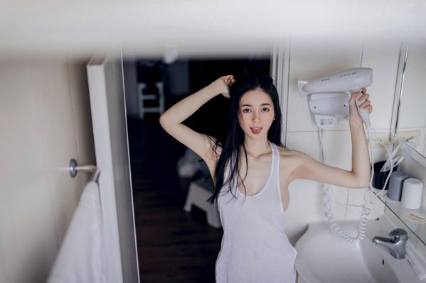    JVID辰辰私房写真：爆炸性感女友系，全裸床照与制服诱惑的极致盛宴第134张图片