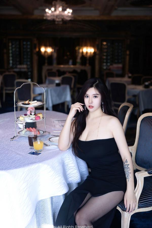    XiuRen秀人网-6973-周思乔Betty-黑色抹胸短裙-极品黑丝诱惑与纹身御姐私房写真-2023.06.26第2张图片