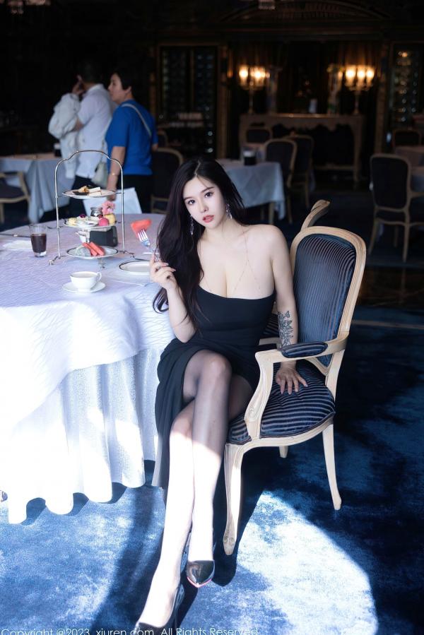    XiuRen秀人网-6973-周思乔Betty-黑色抹胸短裙-极品黑丝诱惑与纹身御姐私房写真-2023.06.26第7张图片