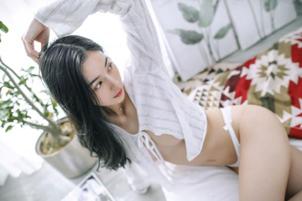    JVID-辰辰-仙女下凡玩游戏输了成为任你使唤让你舒服的一日女友-室内私房透视诱惑清新家居写真-2022.01.06第14张图片