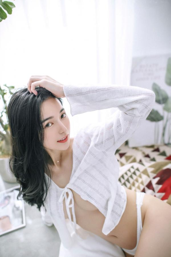    JVID-辰辰-仙女下凡玩游戏输了成为任你使唤让你舒服的一日女友-室内私房透视诱惑清新家居写真-2022.01.06第15张图片