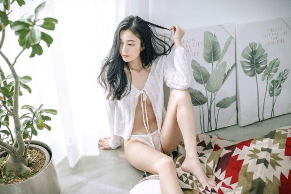    JVID-辰辰-仙女下凡玩游戏输了成为任你使唤让你舒服的一日女友-室内私房透视诱惑清新家居写真-2022.01.06第21张图片