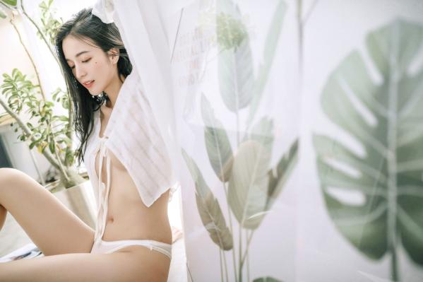   JVID-辰辰-仙女下凡玩游戏输了成为任你使唤让你舒服的一日女友-室内私房透视诱惑清新家居写真-2022.01.06第25张图片