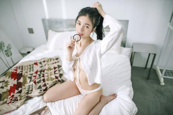    JVID-辰辰-仙女下凡玩游戏输了成为任你使唤让你舒服的一日女友-室内私房透视诱惑清新家居写真-2022.01.06第76张图片