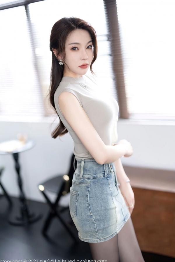    XiaoYu语画界-徐莉芝私房写真：洁白内衣搭配透薄黑丝，展现极致纯欲美感与完美身材曲线，极品女神诱惑大片第2张图片