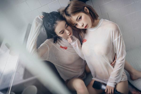    JVID-辰辰双人圣诞写真，火辣节日内衣与可爱驯鹿造型，绝美闺蜜私房互动，勾勒极品身材曲线，带来大尺度视觉诱惑盛宴第139张图片